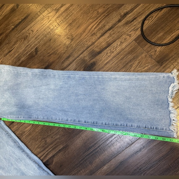 PrettyLittleThing light blue wash long leg jeans with raw hem- size 6 - Picture 8 of 10